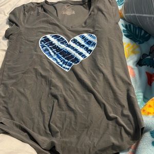 Tshirt! Worn a couple times! Too big on me!